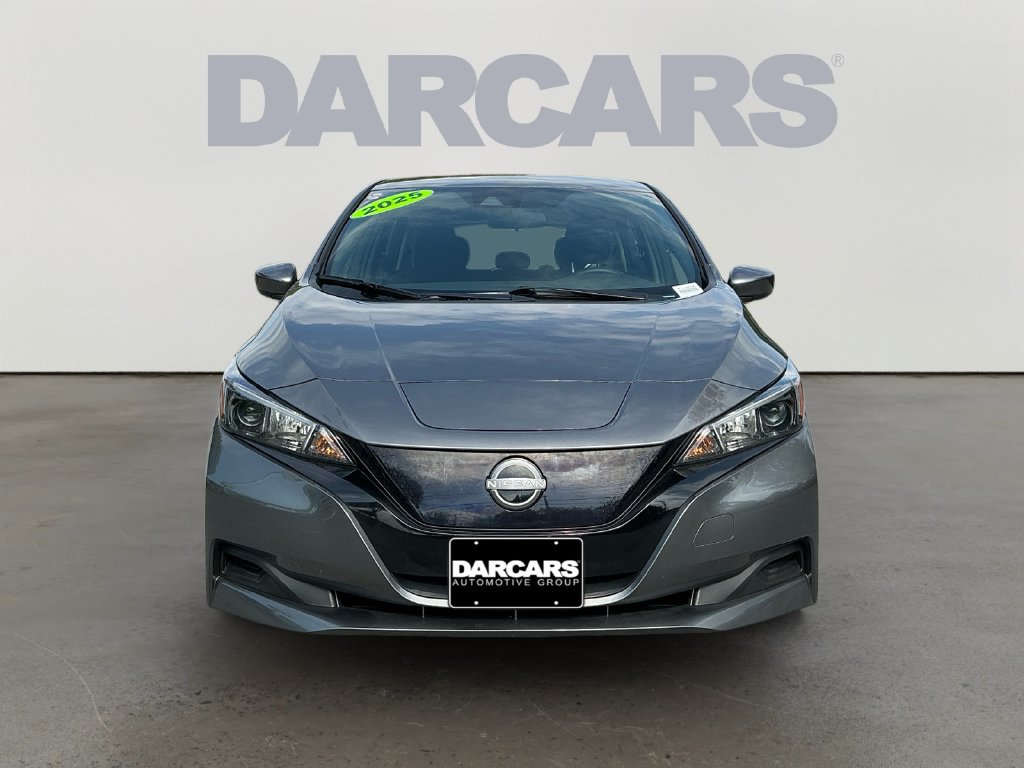 Used 2025 Nissan Leaf S FWD image 2