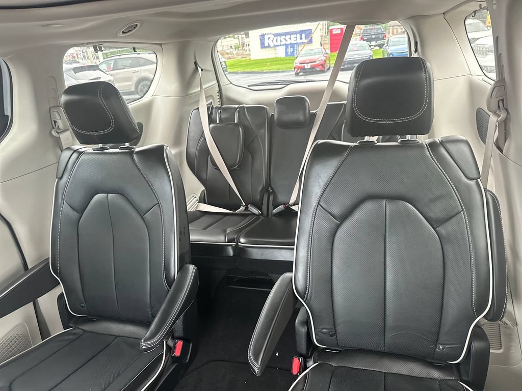 Used 2022 Chrysler Pacifica Limited AWD/4WD image 26