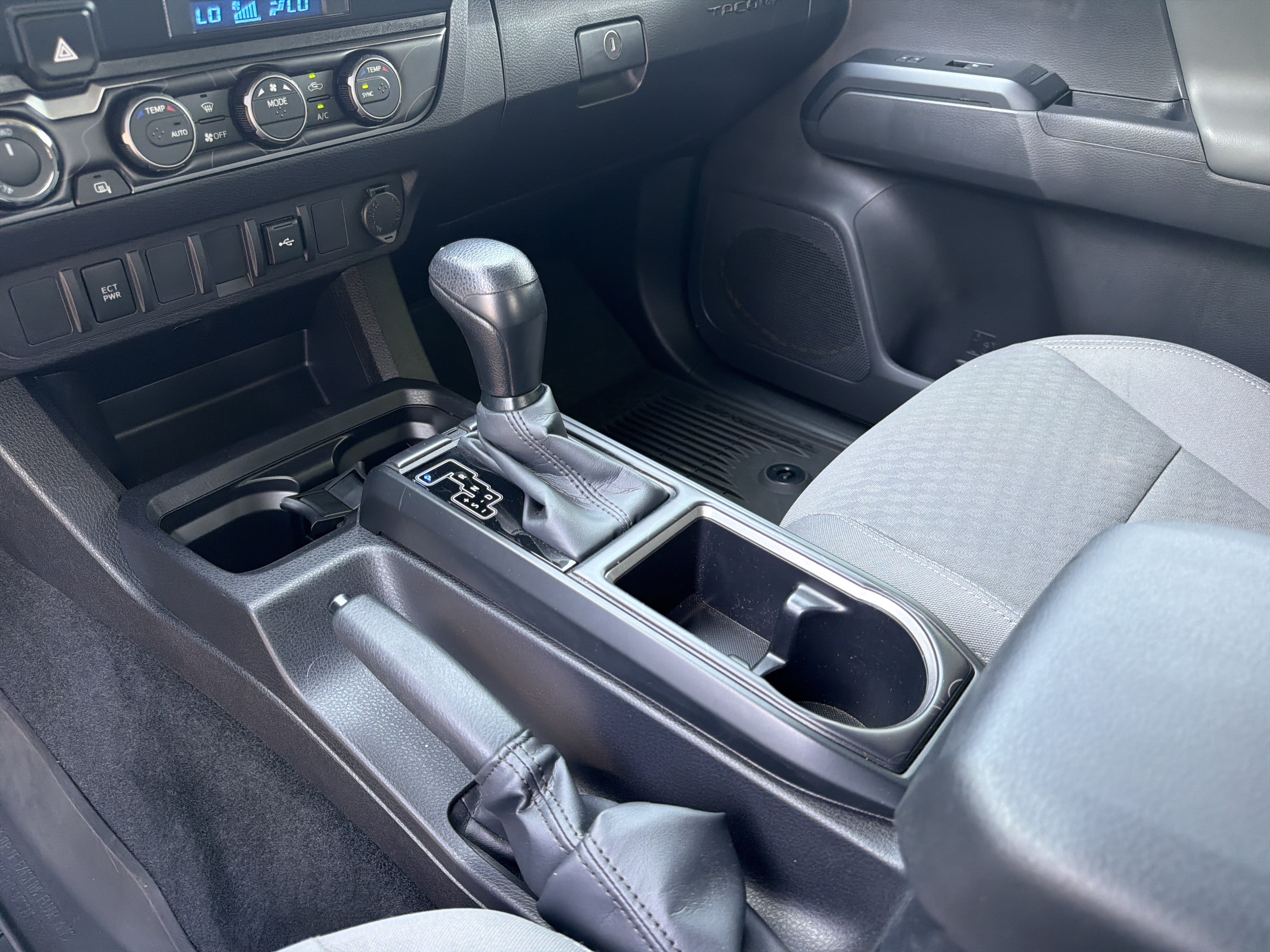 Used 2023 Toyota Tacoma SR AWD/4WD image 30
