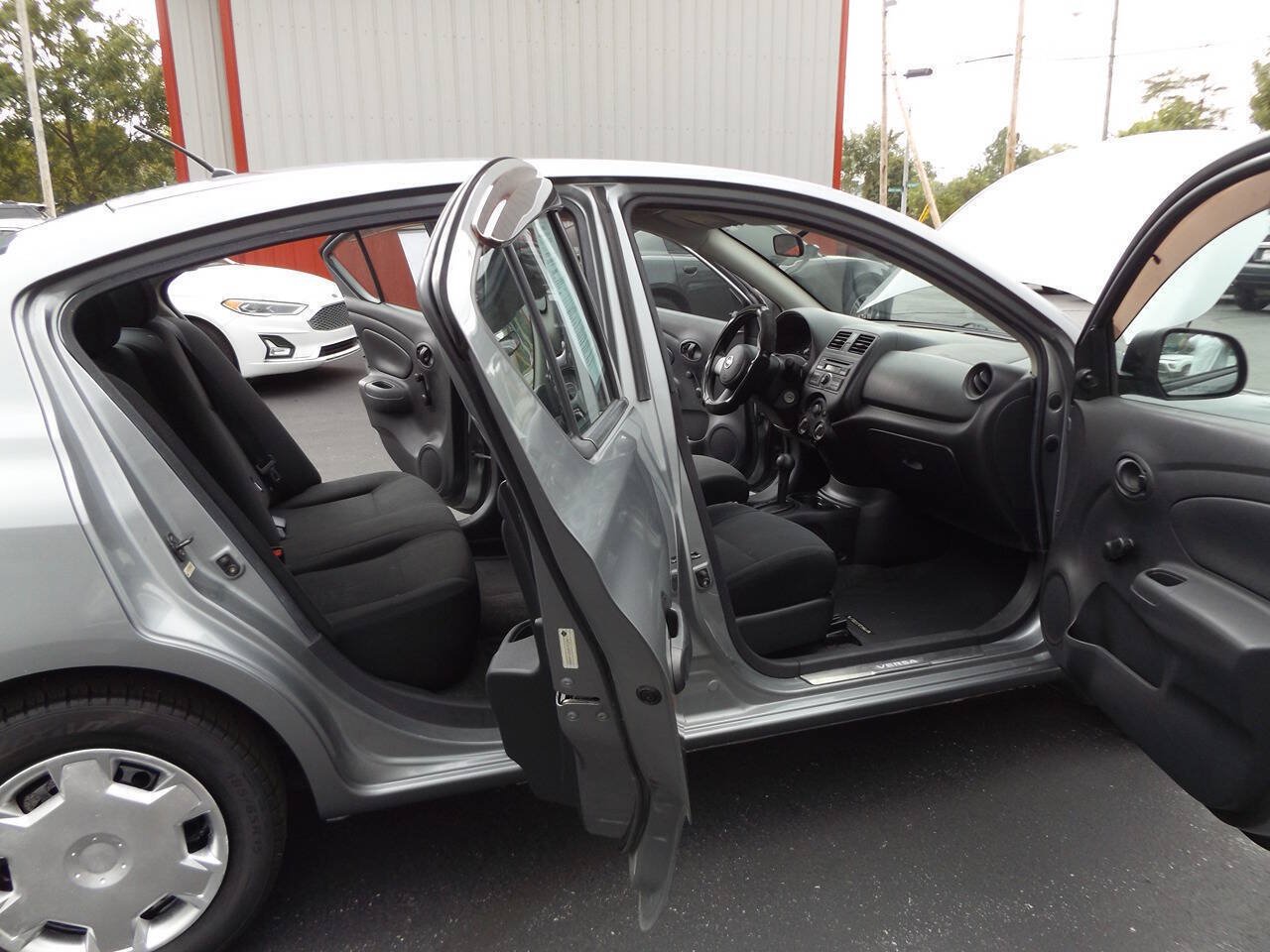 Used 2012 Nissan Versa S w/ Cruise Control Pkg FWD image 19