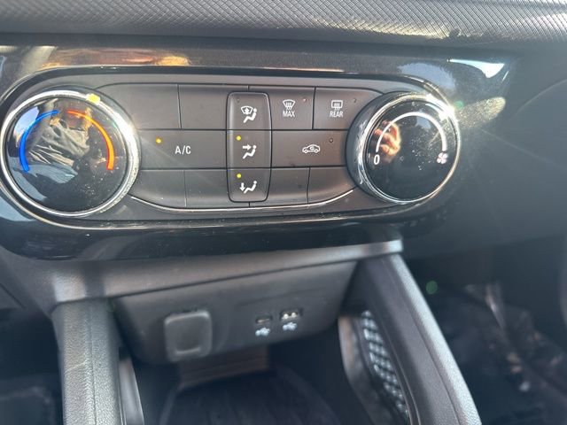 Used 2025 Chevrolet TrailBlazer LT AWD/4WD image 30