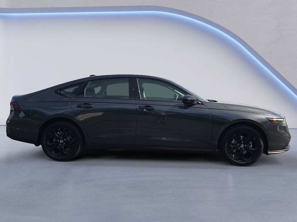 Certified 2025 Honda Accord SE image 6