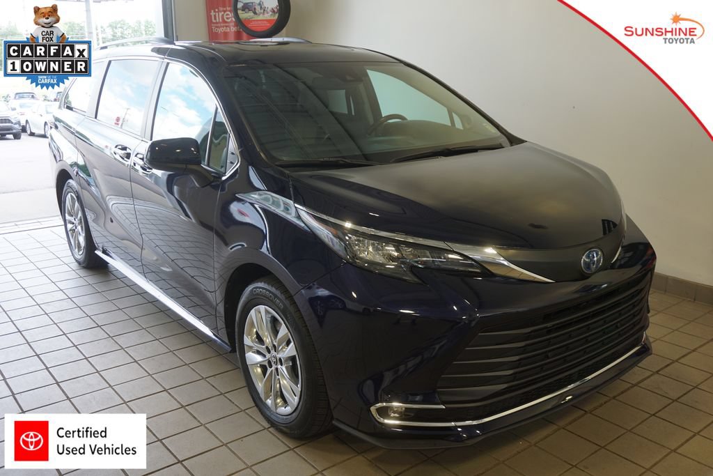Used 2024 Toyota Sienna XLE w/ XLE Plus Package AWD/4WD image 1