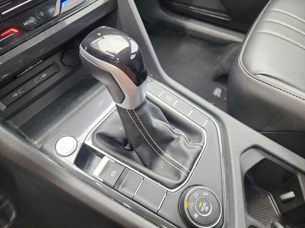 Used 2024 Volkswagen Tiguan SE AWD/4WD image 28