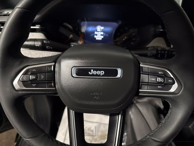 Used 2023 Jeep Compass Latitude AWD/4WD image 8