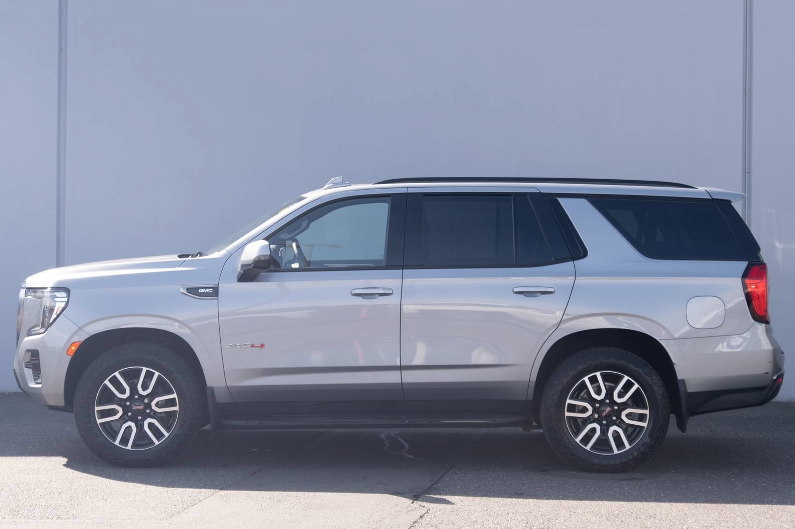 Used 2024 GMC Yukon AT4 AWD/4WD image 30