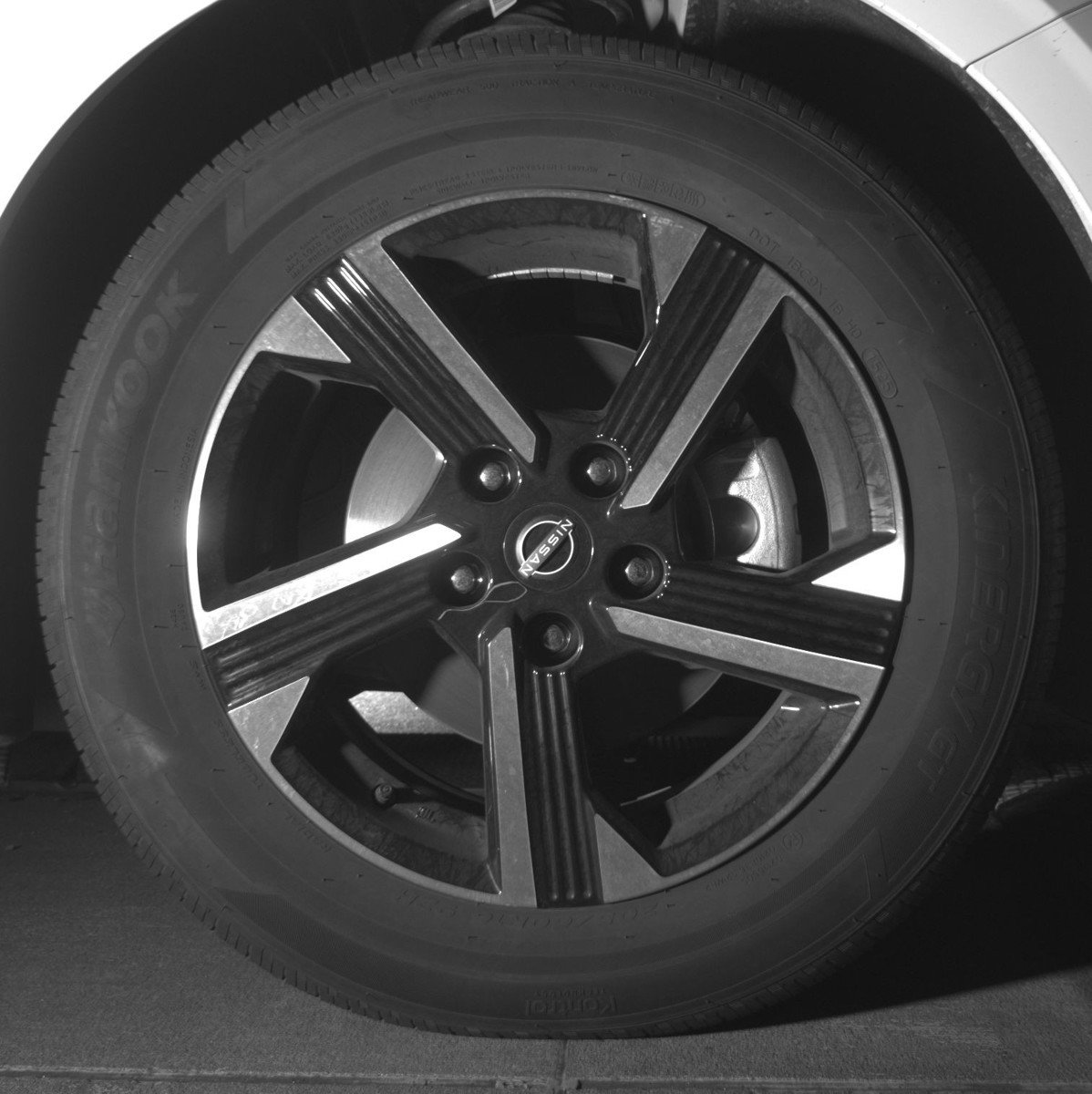 Used 2025 Nissan Sentra SV image 13