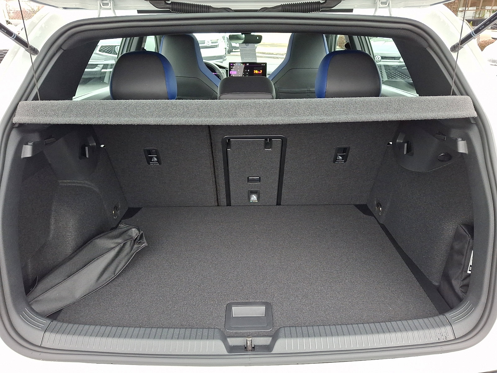 Used 2025 Volkswagen Golf R Black Edition image 30