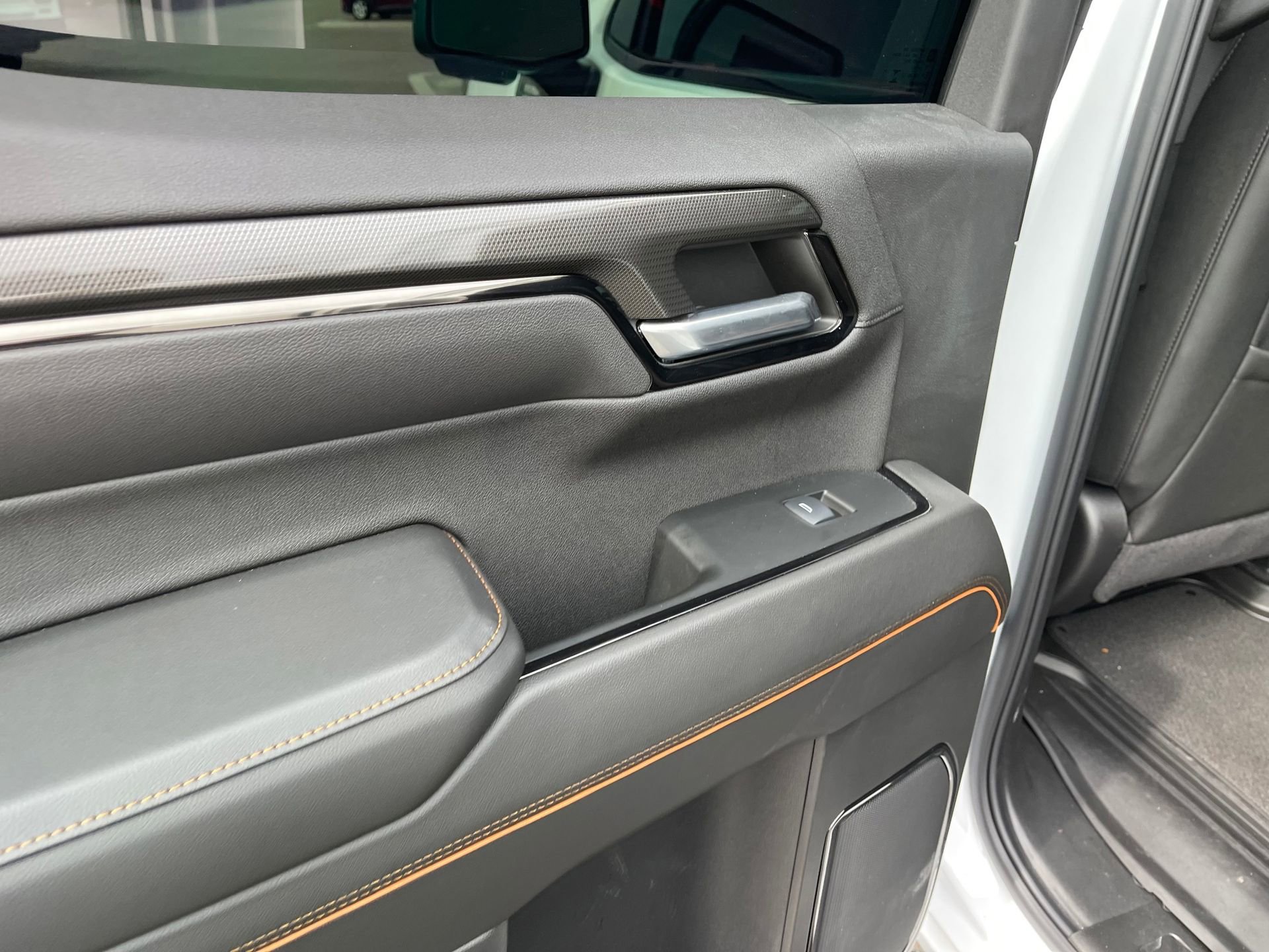 Used 2024 GMC Sierra 1500 AT4 w/ Technology Package image 21