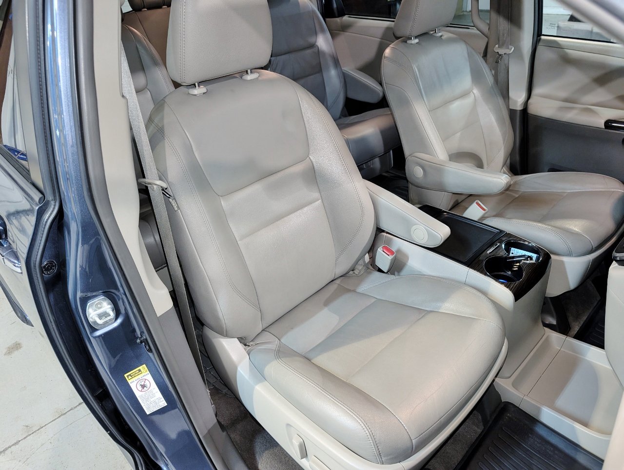 Used 2017 Toyota Sienna XLE image 33