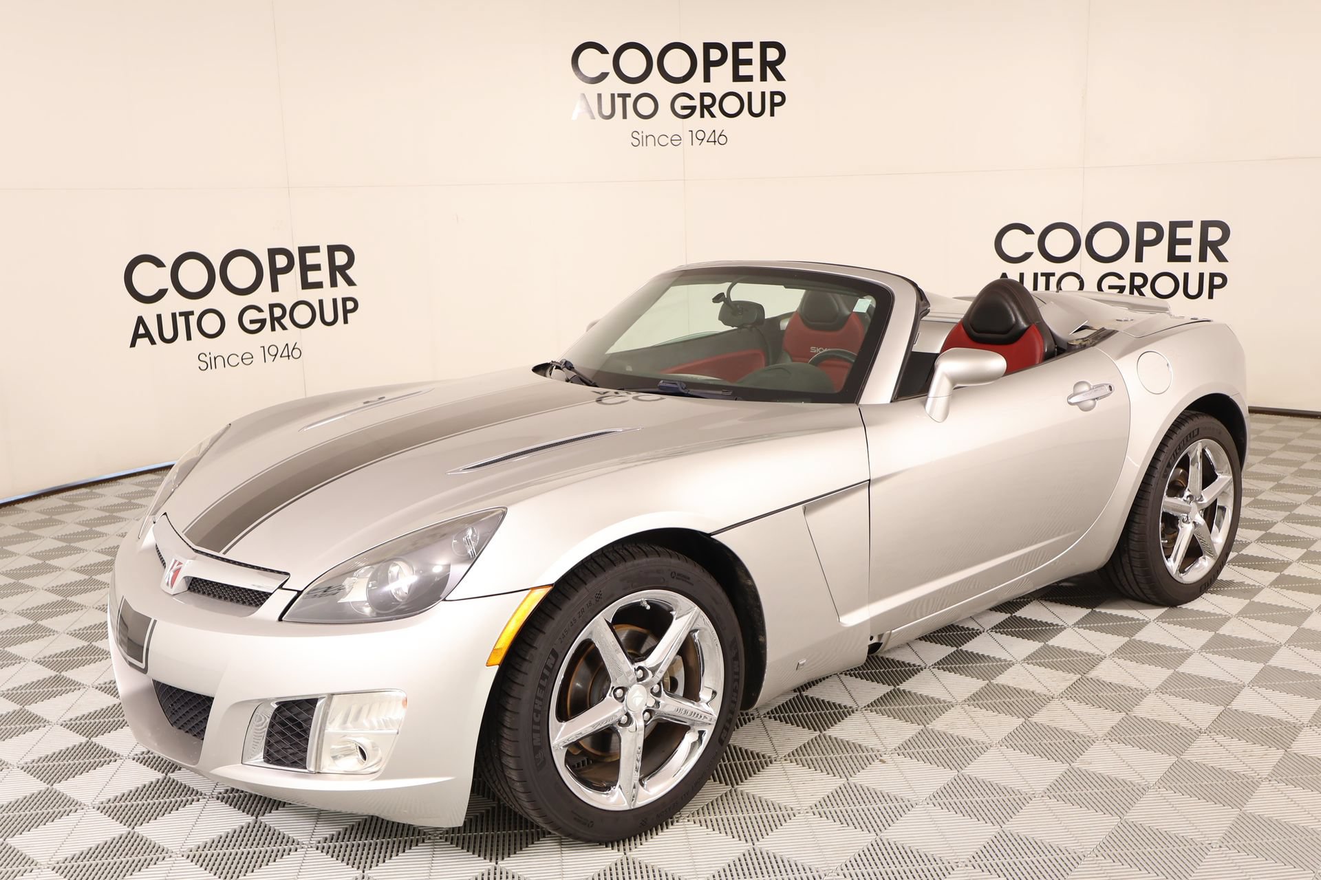 Used 2009 Saturn Sky Red Line RWD image 8