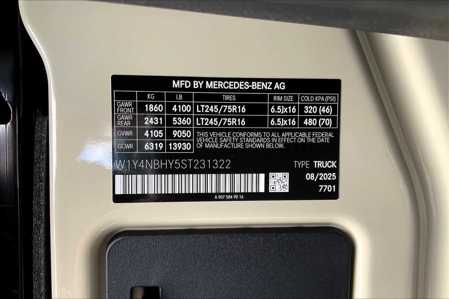 Used 2025 Mercedes-Benz Sprinter 2500 image 26
