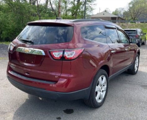 Used 2017 Chevrolet Traverse LT w/ Style and Technology Package image 5