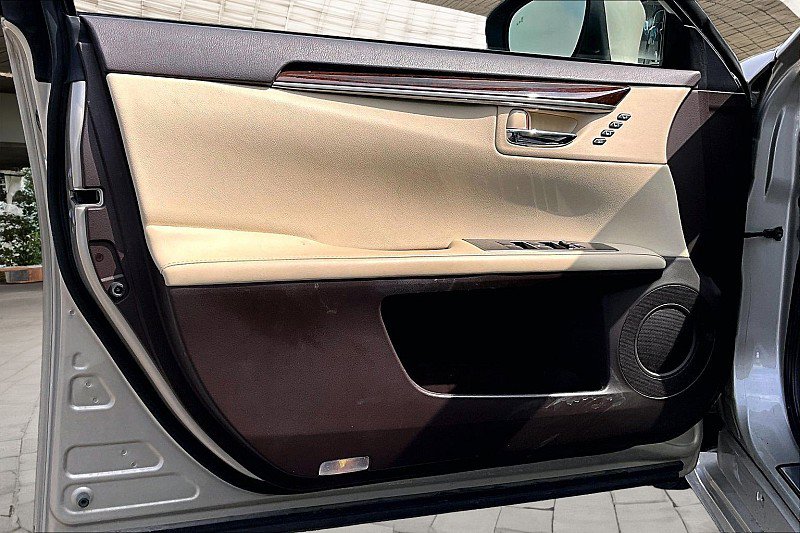 Used 2017 Lexus ES 350 w/ Luxury Package FWD image 15