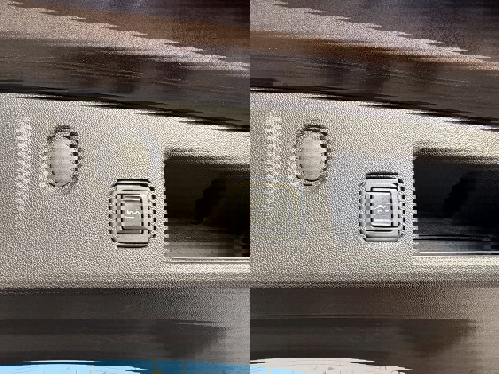 Used 2020 Chevrolet Equinox Premier image 13