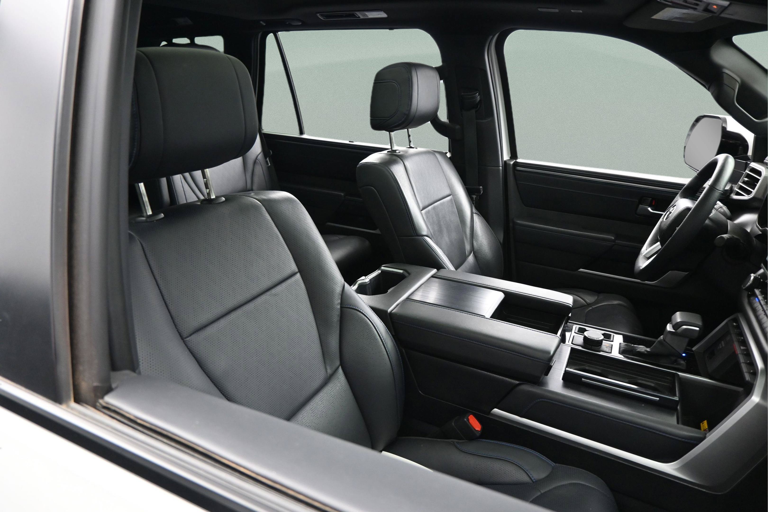 Certified 2025 Toyota Sequoia Platinum AWD/4WD image 37