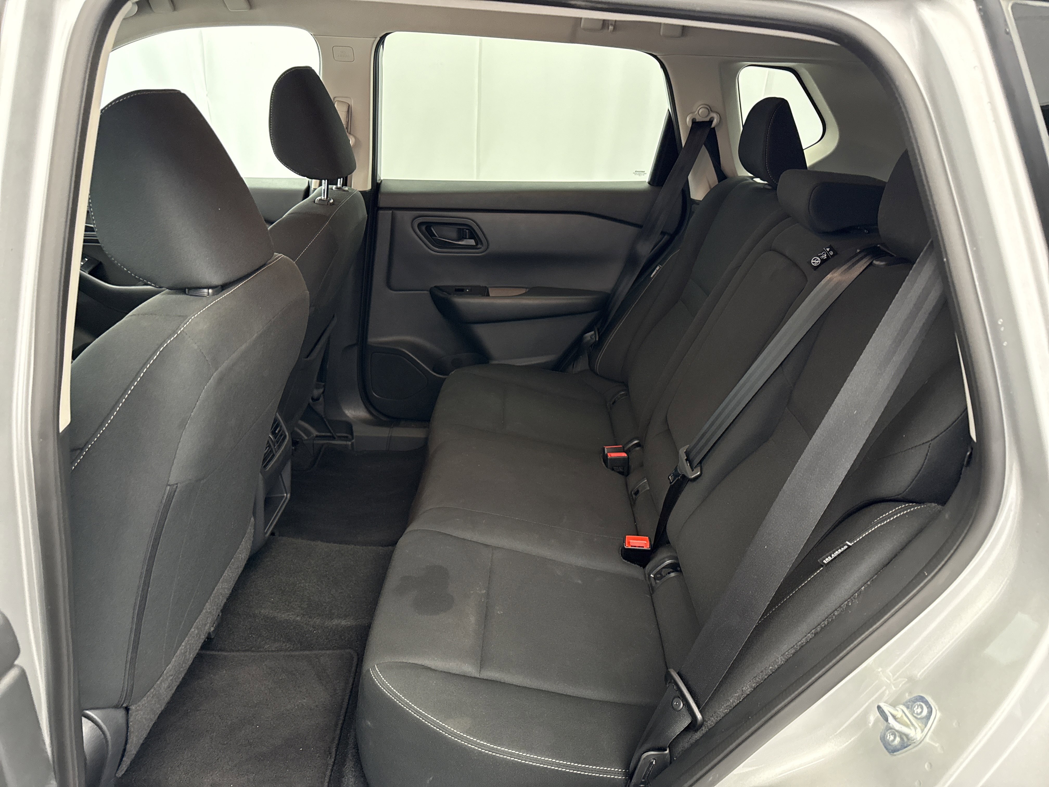 Used 2024 Nissan Rogue S image 16