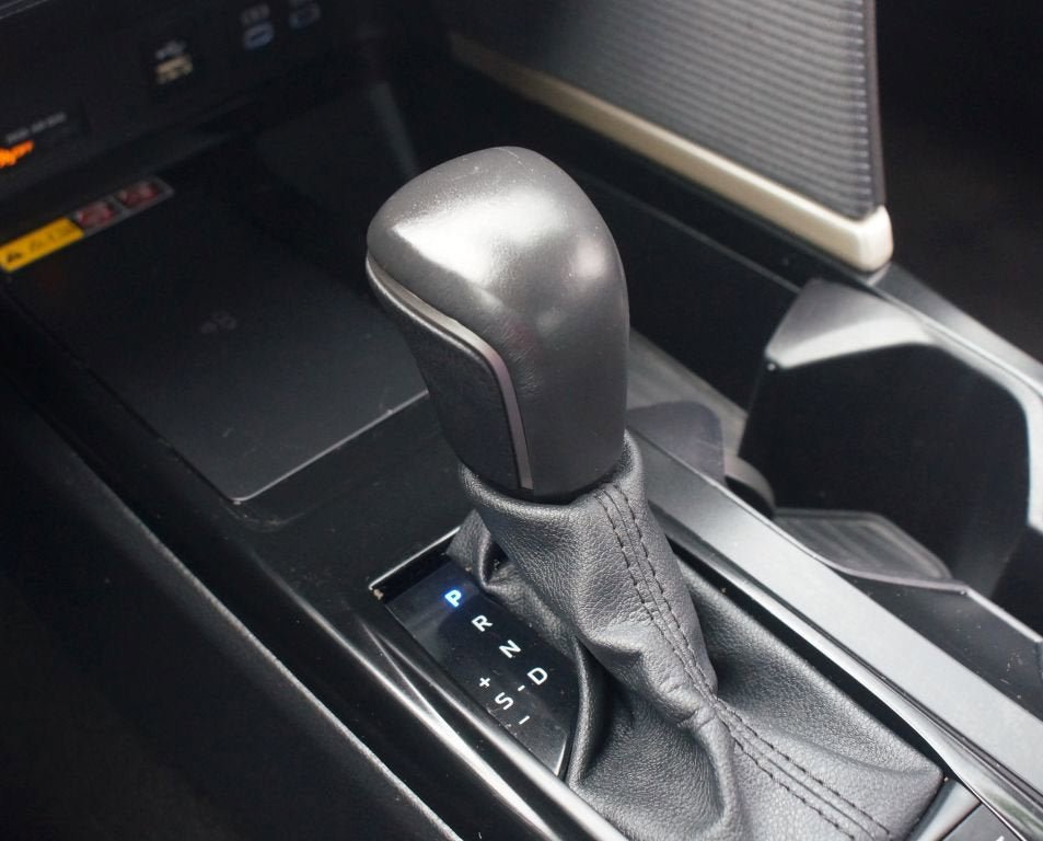 Used 2025 Toyota Camry SE FWD image 11