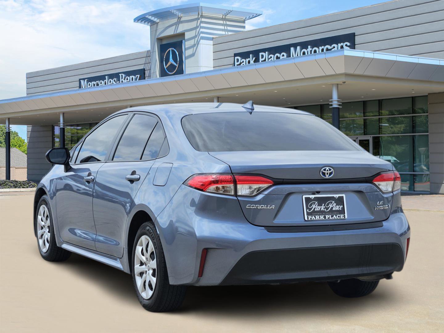 Used 2023 Toyota Corolla LE image 4