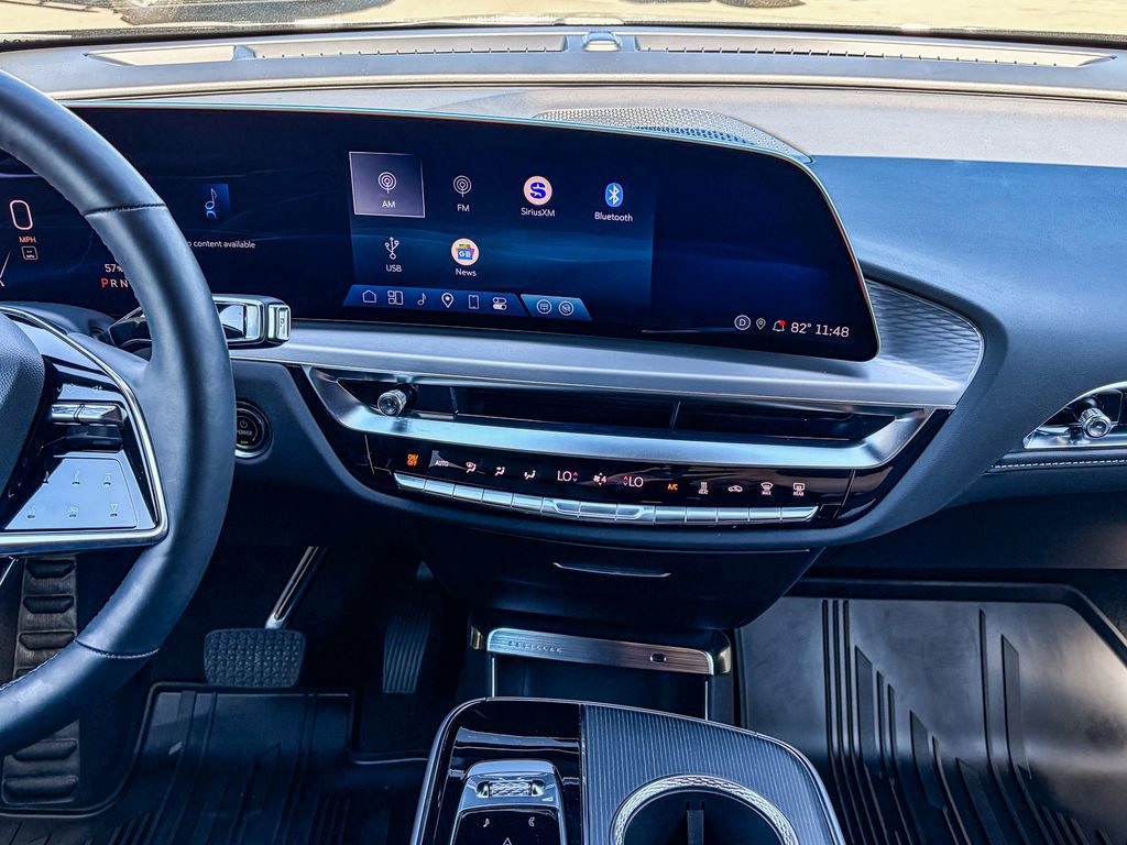 Certified 2025 Cadillac Lyriq Luxury image 17