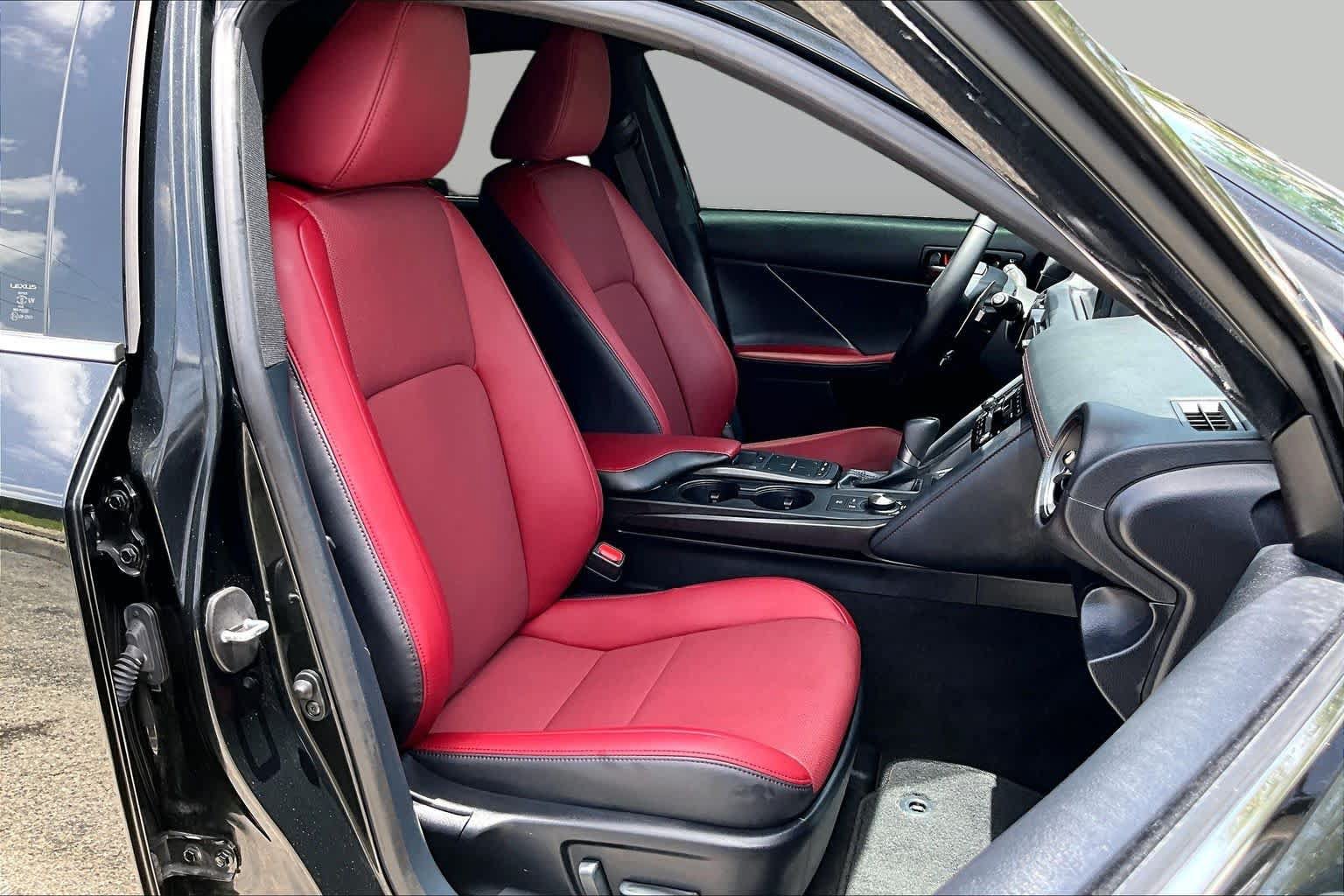 Used 2025 Lexus IS 300 w/ Premium Package RWD image 9