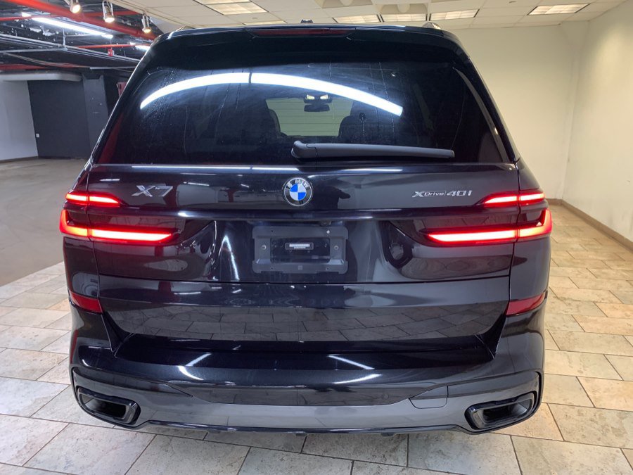 Used 2024 BMW X7 xDrive40i w/ M Sport Package AWD/4WD image 8