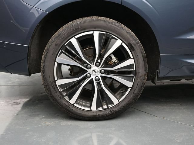 Used 2025 Volvo XC60 B5 Plus AWD/4WD image 9