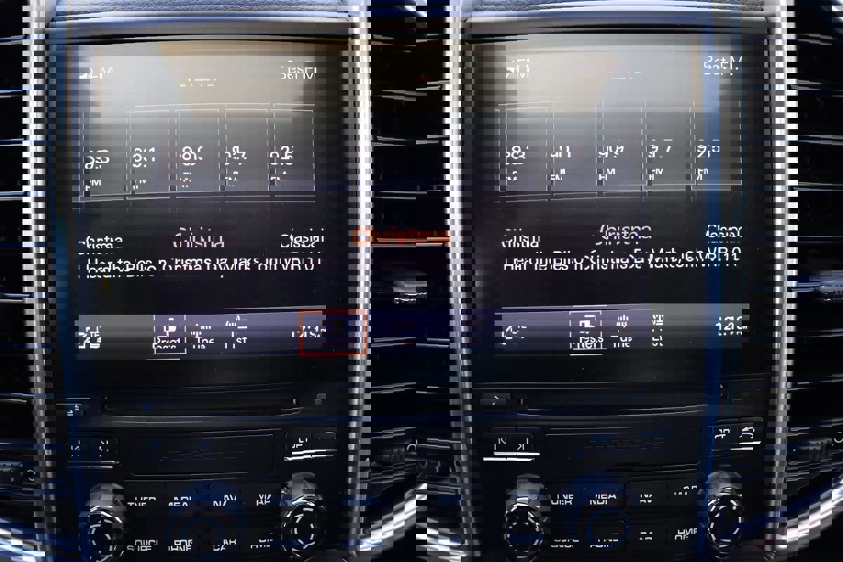 Used 2018 Porsche Cayenne Platinum Edition image 27