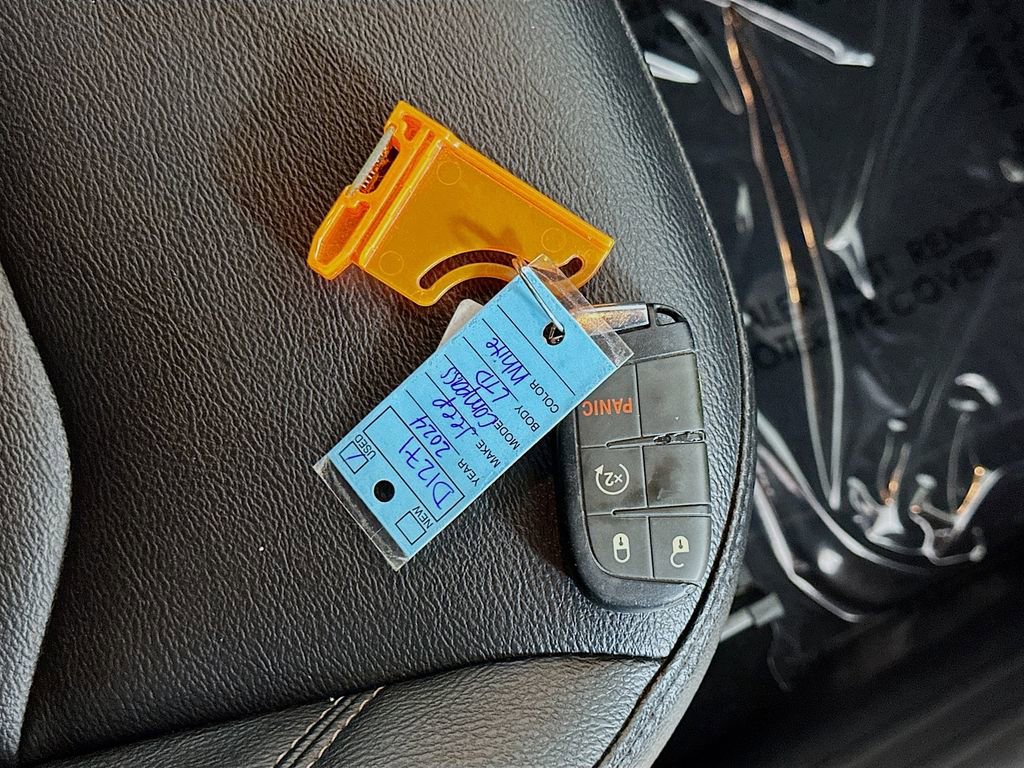 Used 2024 Jeep Compass Limited image 34