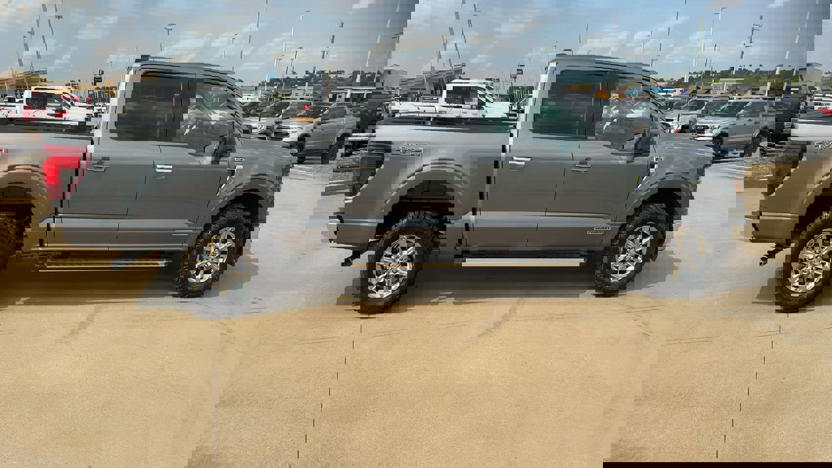 Used 2024 Ford F150 XLT w/ Mobile Office Package image 9