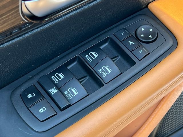 Used 2023 Chrysler Pacifica Pinnacle image 19