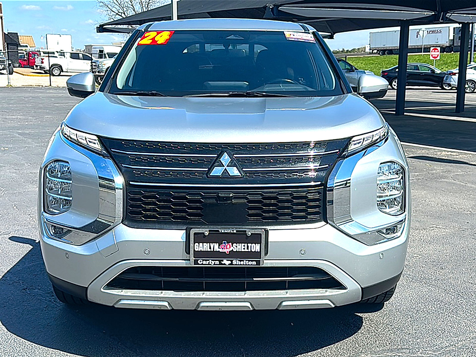 Used 2024 Mitsubishi Outlander SE image 11