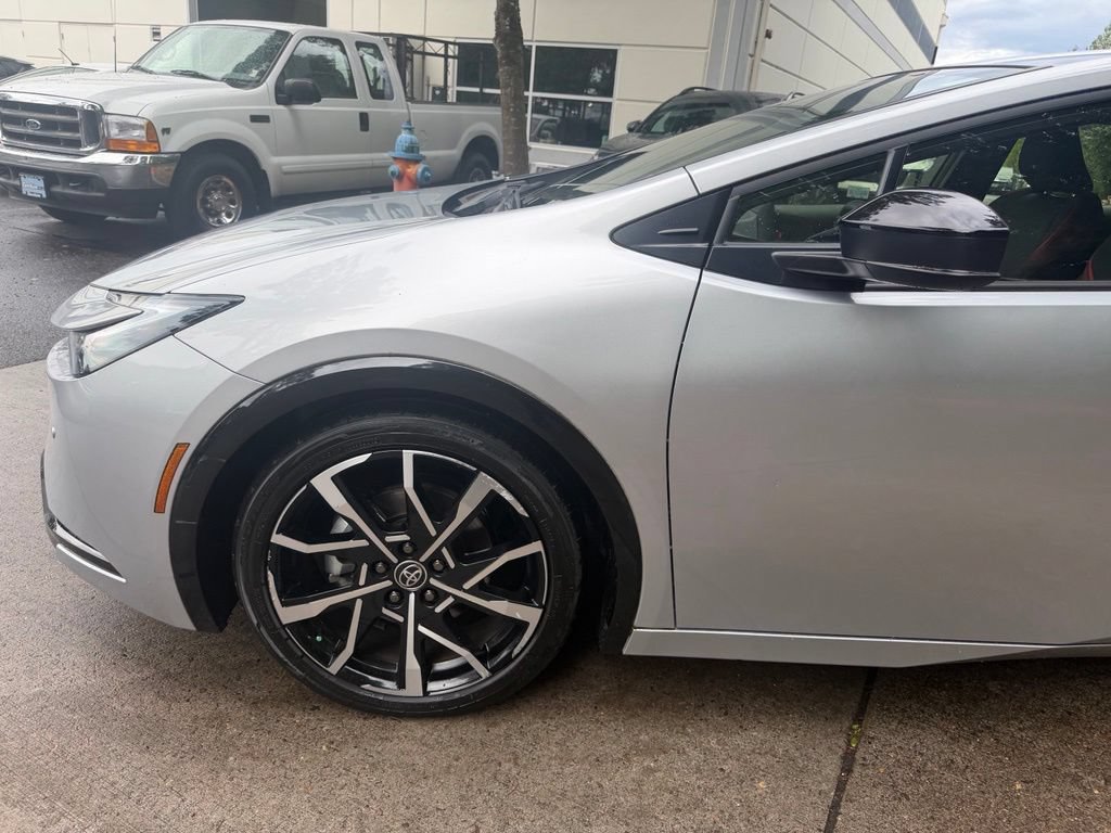 Used 2023 Toyota Prius Prime FWD image 8
