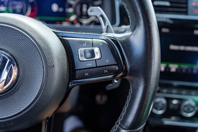 Used 2019 Volkswagen Golf R 4-Door image 18