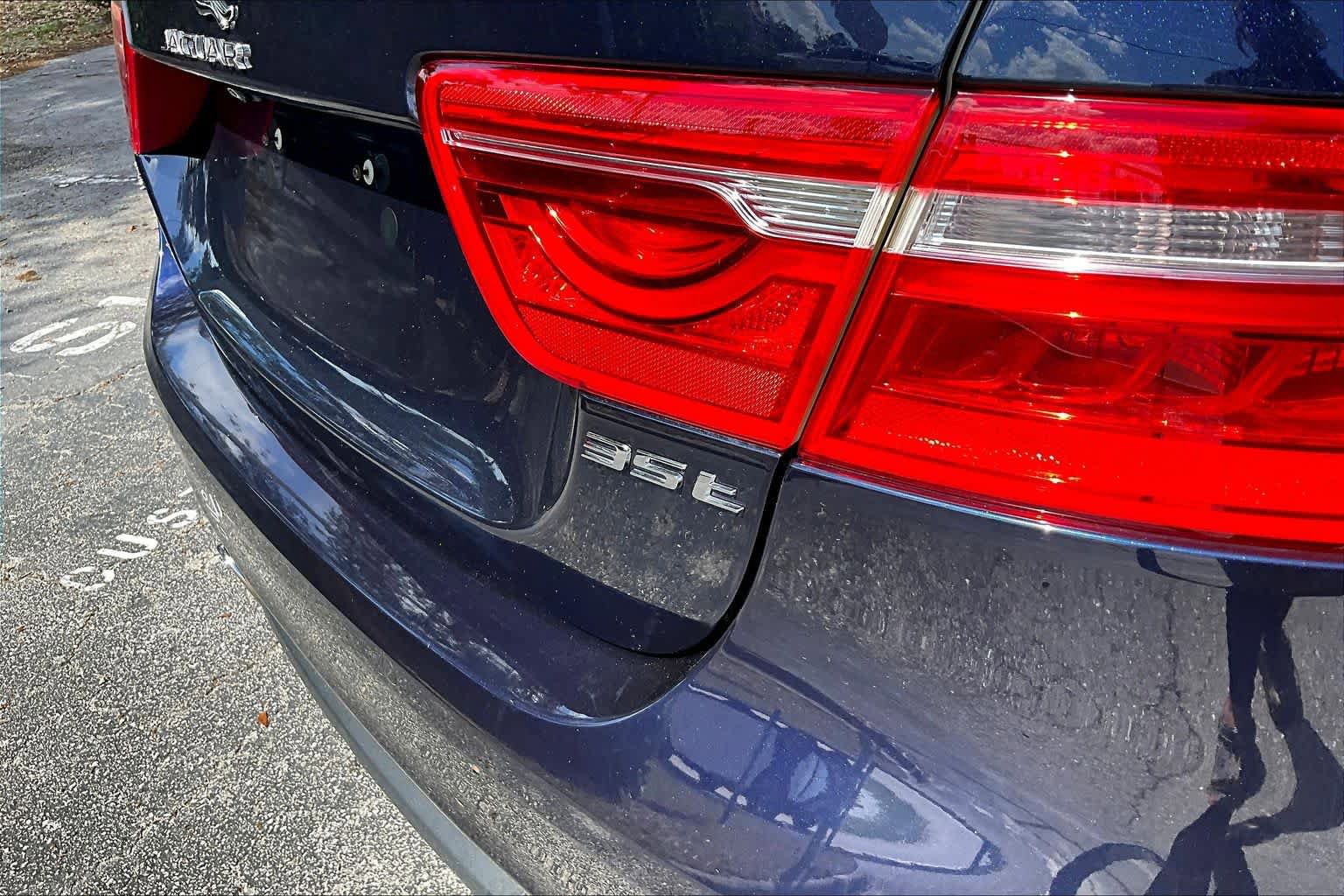 Used 2018 Jaguar XE R-Sport image 10
