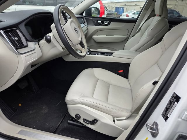 Used 2024 Volvo XC60 B5 Plus AWD/4WD image 7