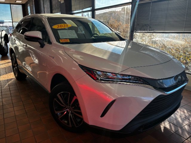 Used 2021 Toyota Venza LE w/ Carpet Mat Package (TMS)