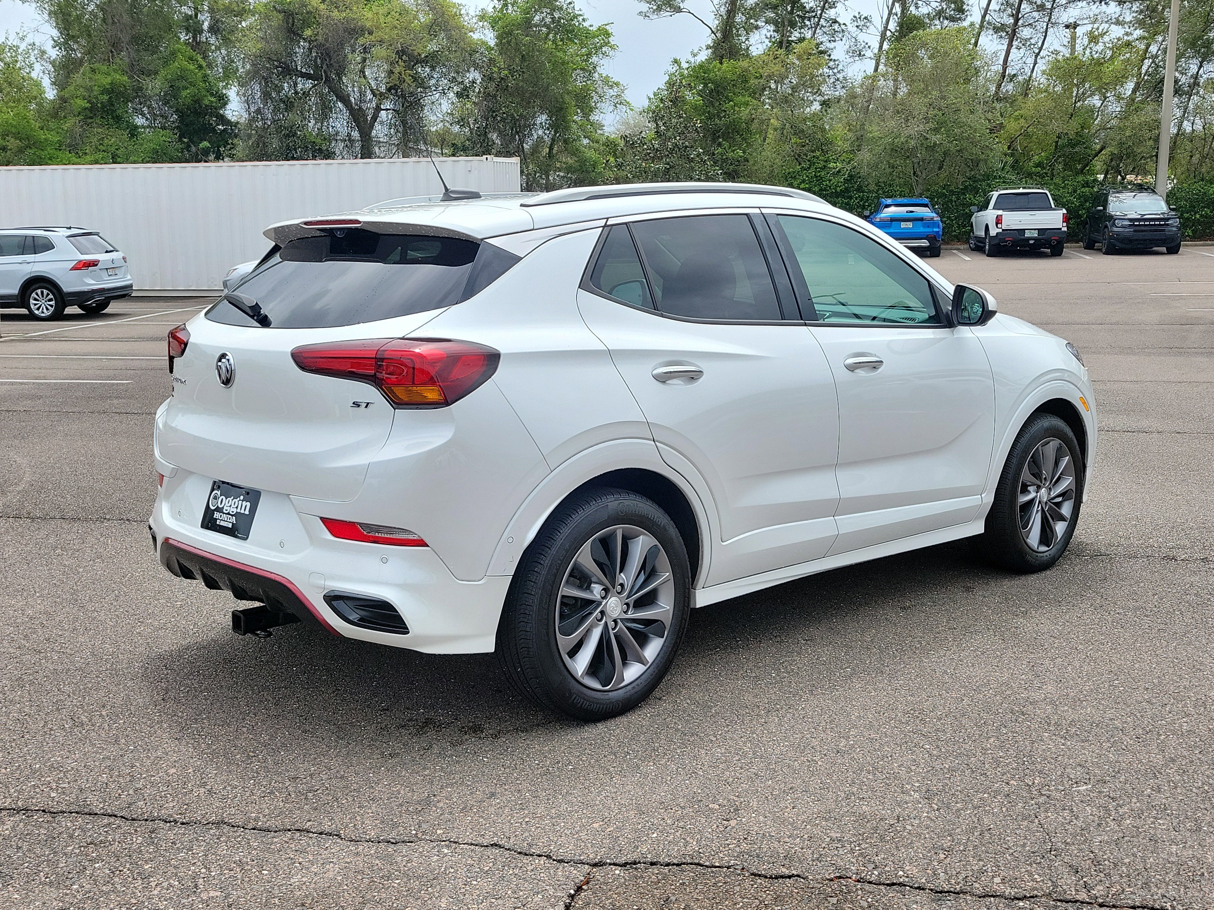 Used 2020 Buick Encore GX Essence w/ Experience Buick Package image 5