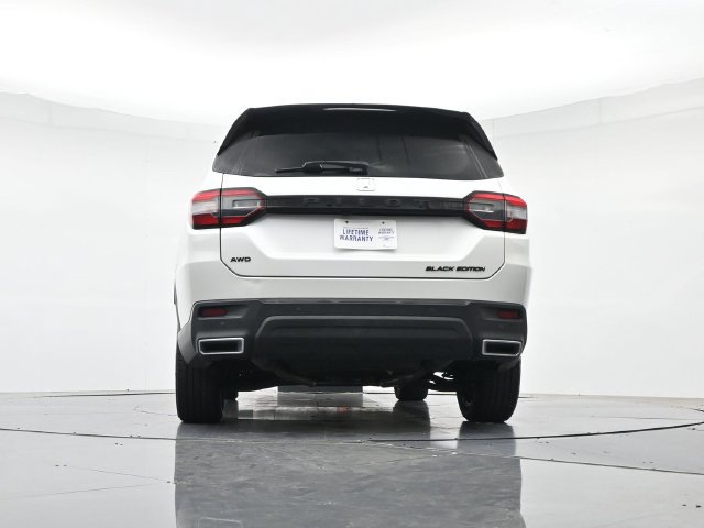 Used 2025 Honda Pilot Black Edition image 42