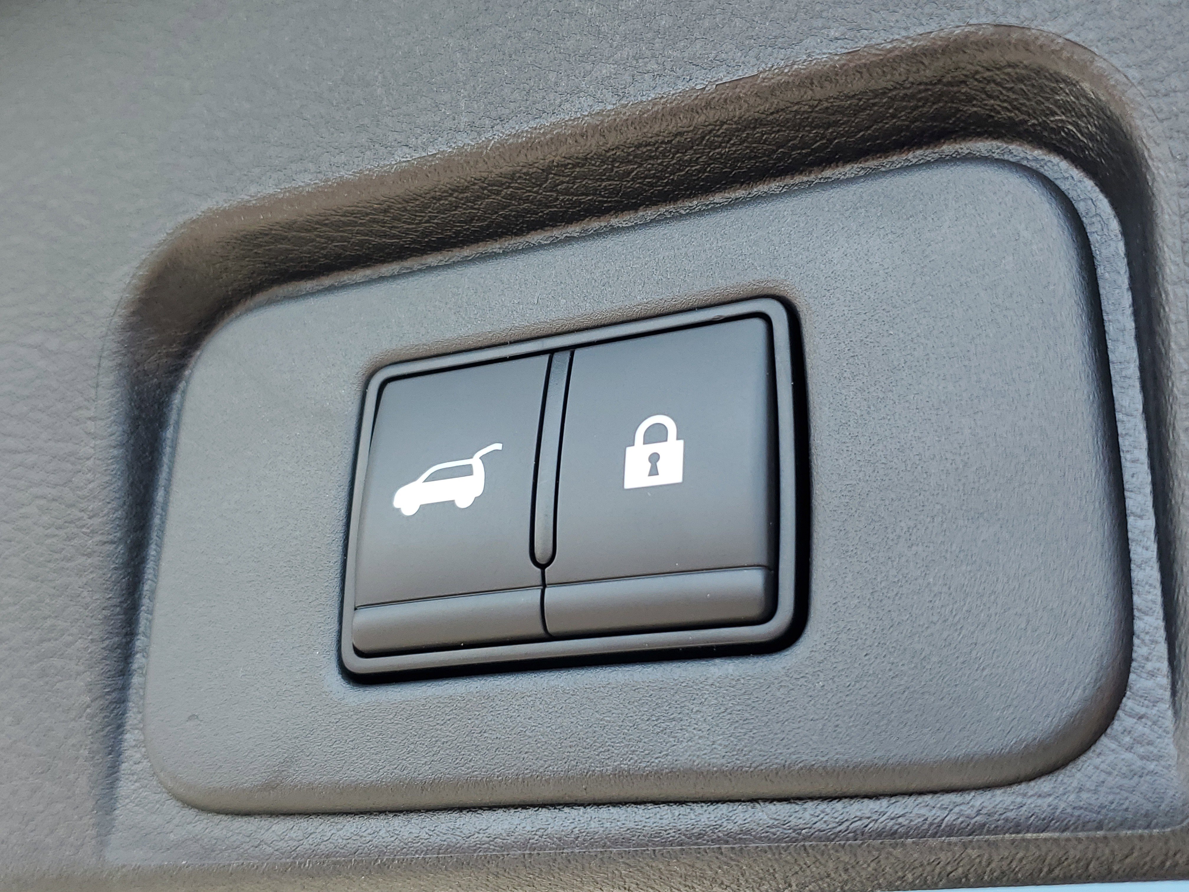 Certified 2026 Nissan Rogue SV FWD image 8