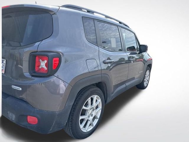 Used 2018 Jeep Renegade Latitude FWD image 2