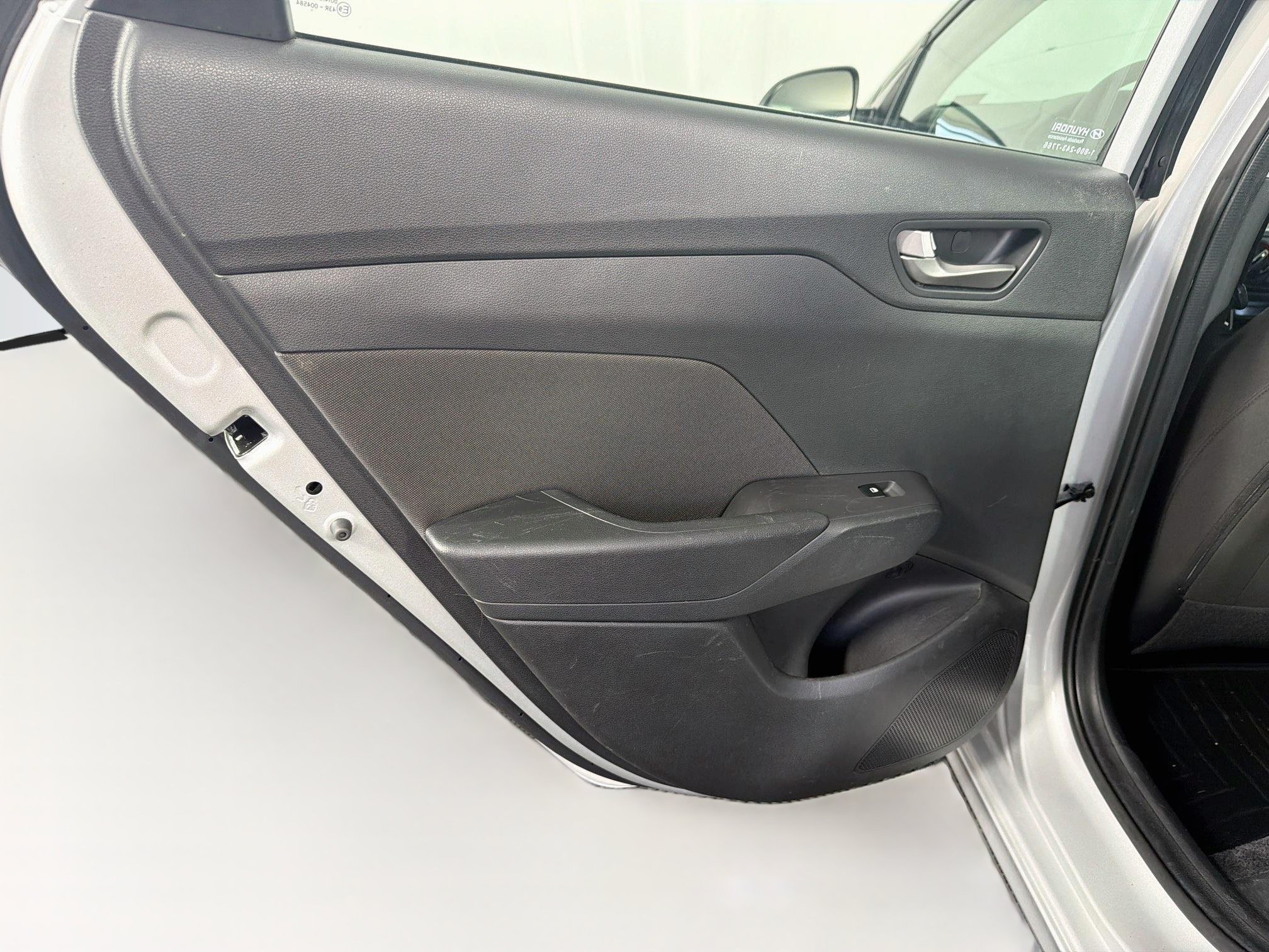 Used 2022 Hyundai Accent SE FWD image 25