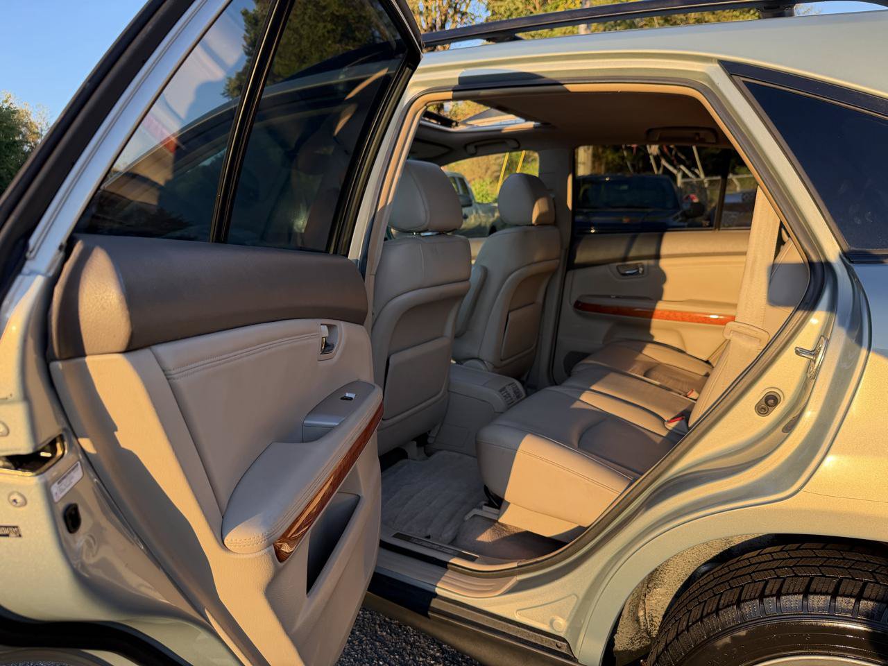 Used 2005 Lexus RX 330 AWD w/ Premium Plus Pkg image 19
