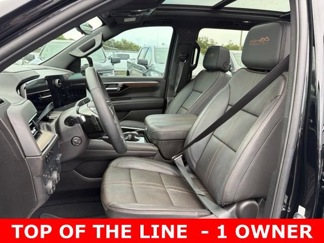 Certified 2025 Chevrolet Suburban High Country AWD/4WD image 14