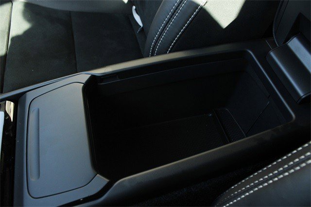 Used 2021 Volvo XC40 P8 Recharge w/ Advanced Package image 25