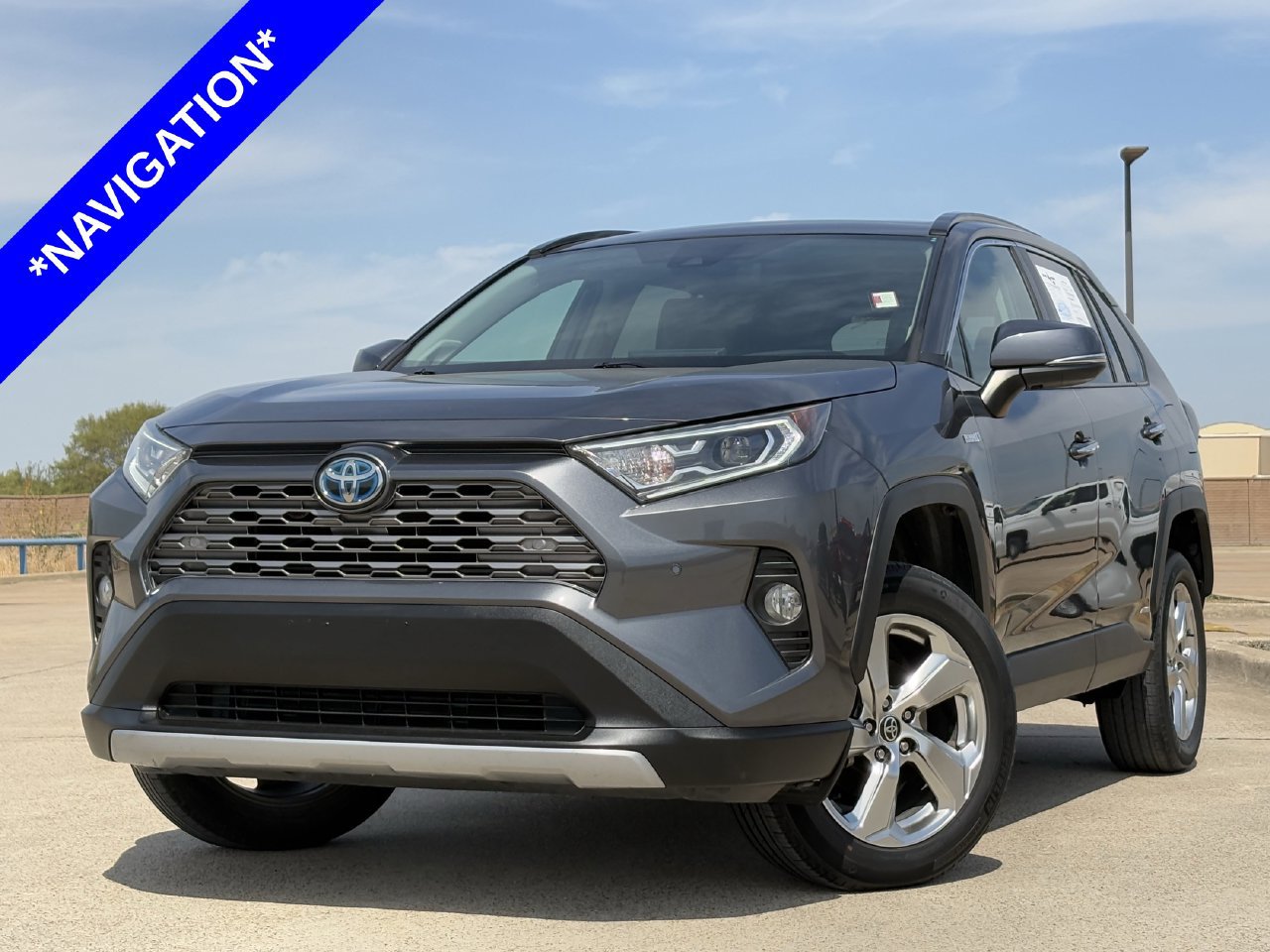 Used 2021 Toyota RAV4 Limited AWD/4WD image 2