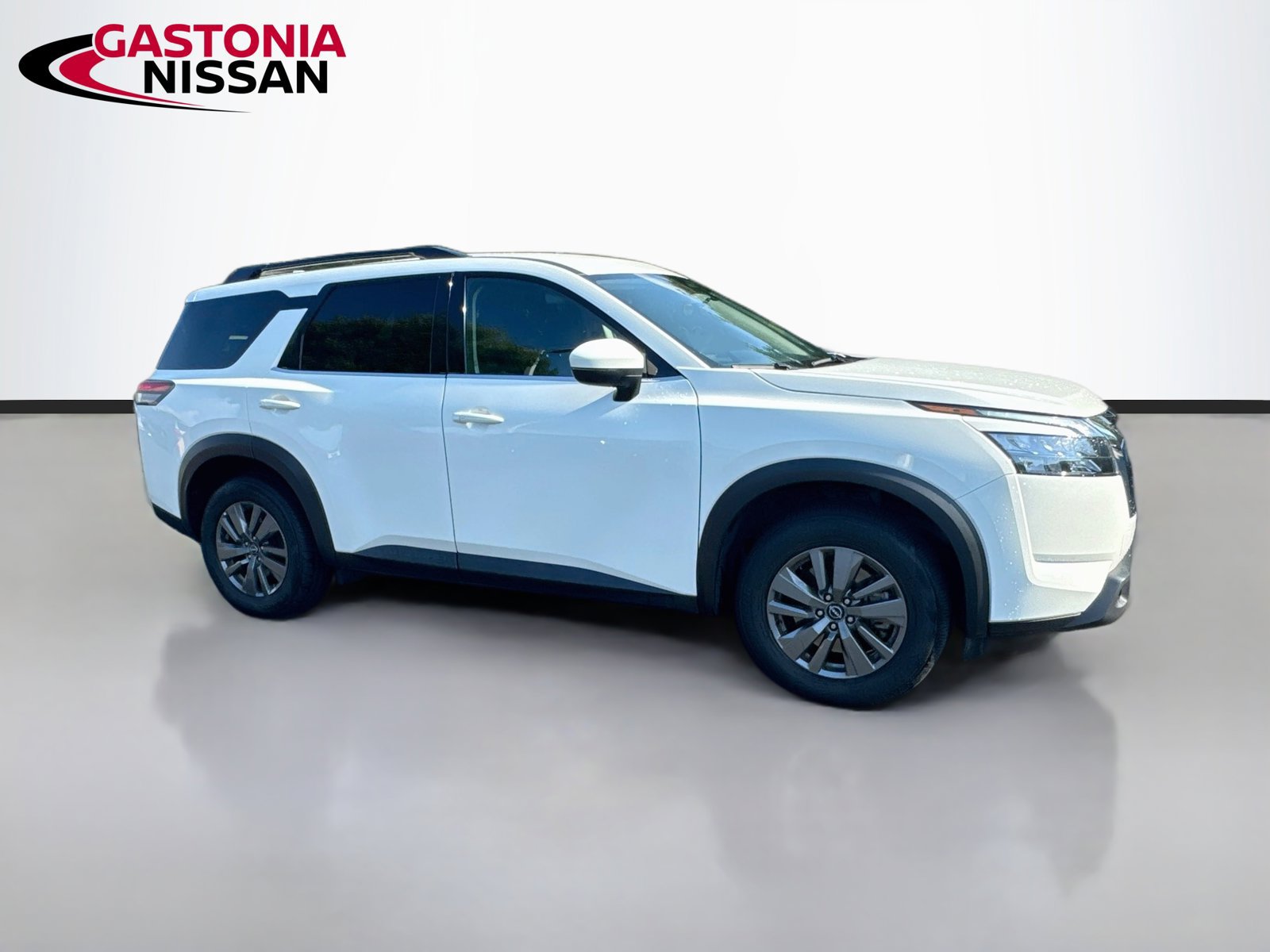 Used 2025 Nissan Pathfinder SV FWD image 10
