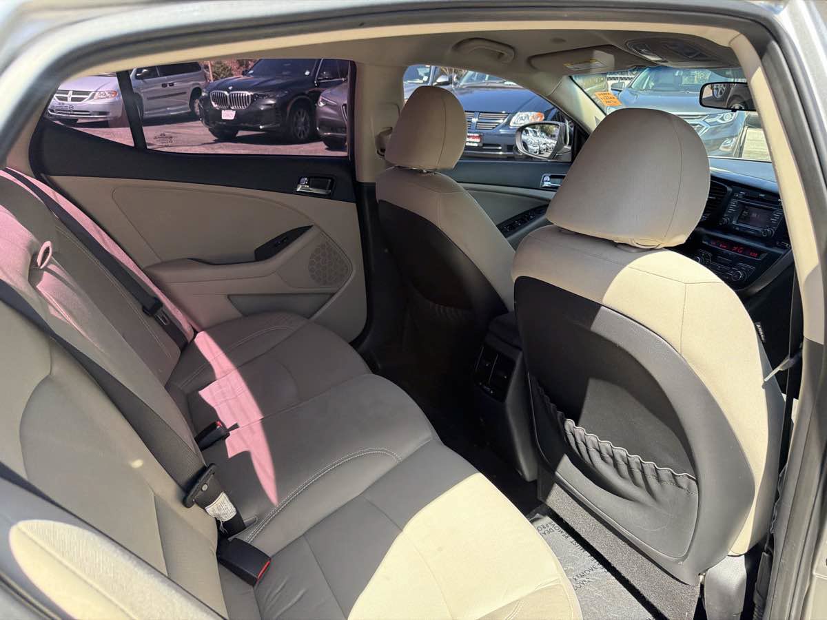 Used 2013 Kia Optima LX w/ Hybrid Convenience Pkg FWD image 19