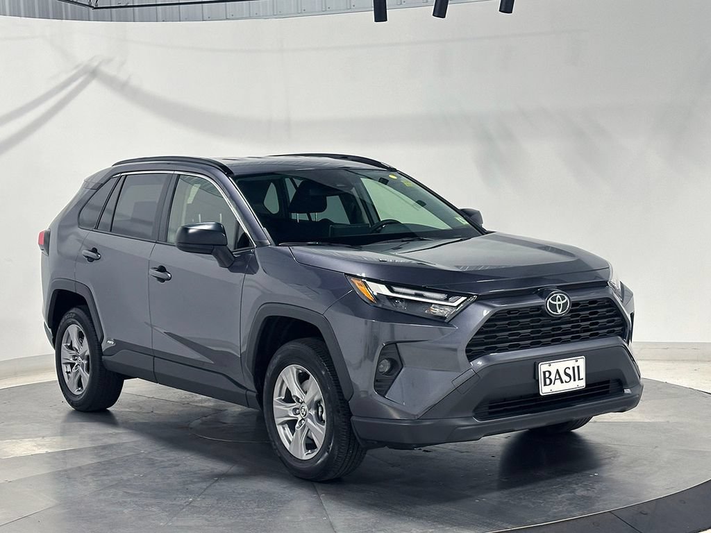 Used 2025 Toyota RAV4 LE AWD/4WD image 34