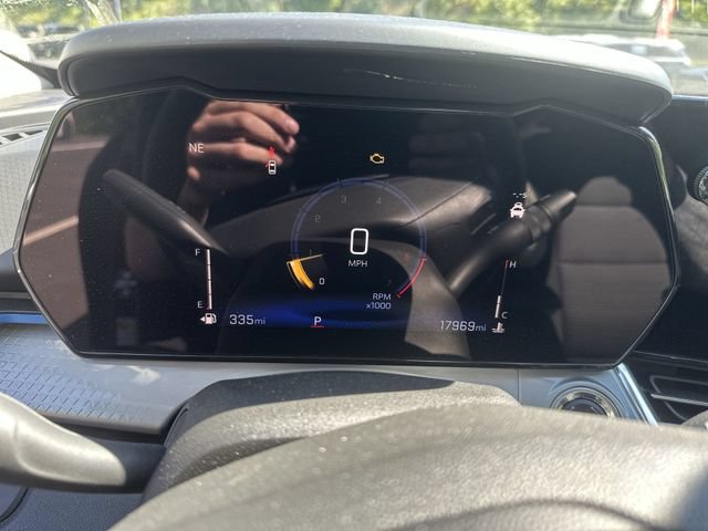 Used 2025 Chevrolet Trax LT FWD image 12